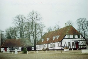 Harlev Moelle 2003, hovedbygning